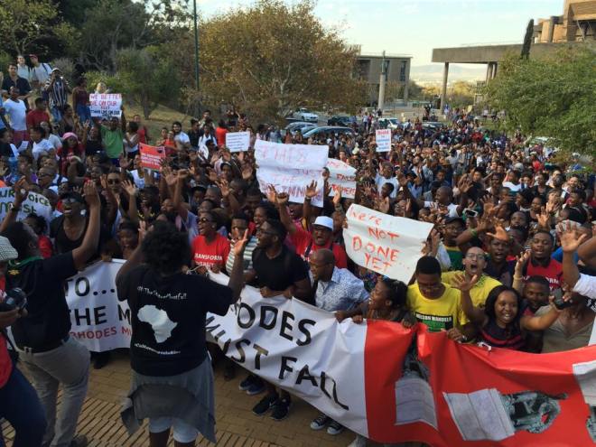 Rhodes must fall crowd